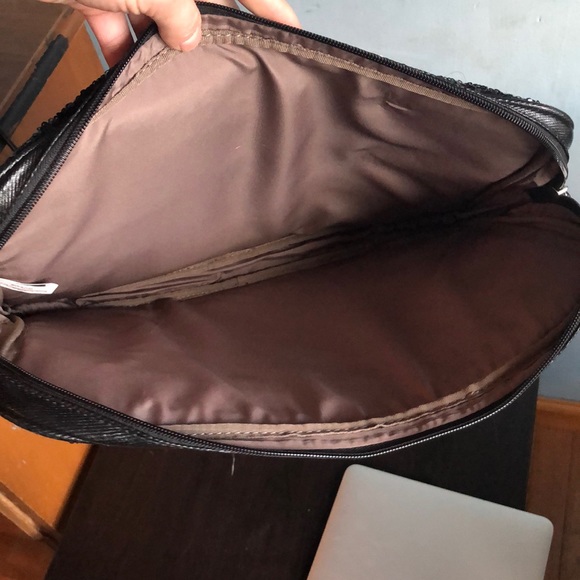 Computer case - Picture 4 of 6